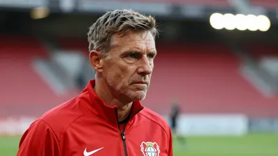 Bayer Leverkusen startet mit neuem Trainer Carles Martínez und verändertem Kader in die Saison, die nach einem sechsten...