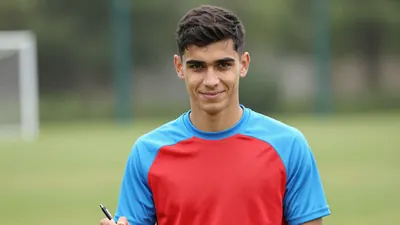Bayer Leverkusen ist auf dem Weg, den Argentinier Facundo Medina bis 2031 unter Vertrag zu bringen