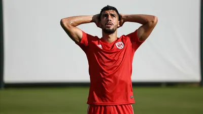Toni Kroos hat in seinem Podcast die jüngste Transferpolitik von Bayer Leverkusen als „seltsam“ bezeichnet und eine...